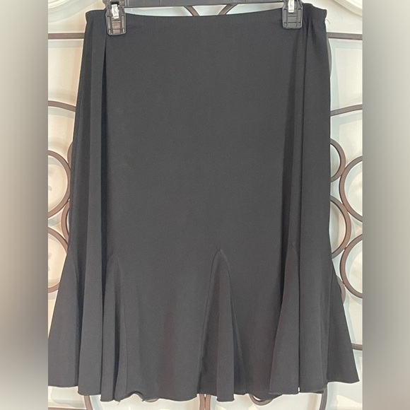 BRIGGS NEW YORK PLEATED MIDI SKIRT BLACK SIZE 12 - Picture 1 of 9